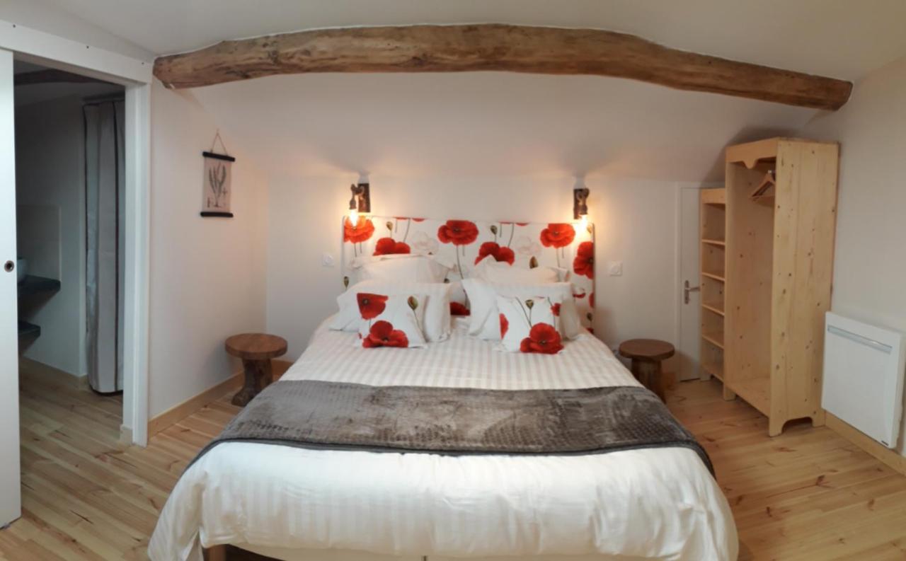 La Cheneviere Bed & Breakfast Saint-Rémy-de-Chargnat Exterior photo